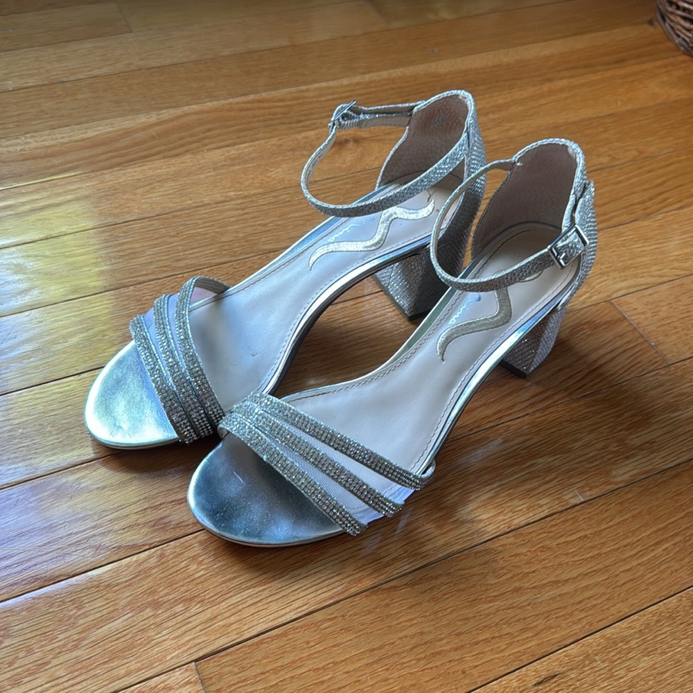 Nina Nagida Silver Metallic Textured Block-heel sandal size 8M - Picture 8 of 14